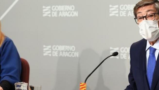 El vicepresidente aragonés, Arturo Aliaga, y la consejera de Ciencia, Maru Díaz, han comparecido este jueves tras el Consejo de Gobierno.