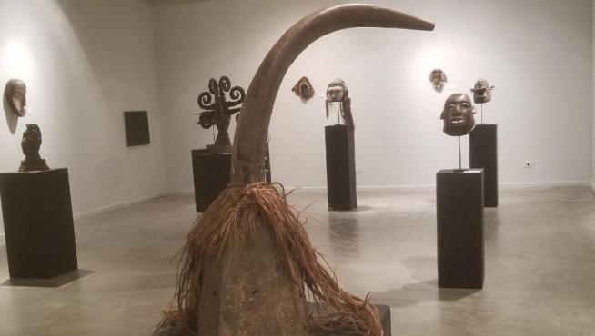 Exposición de arte africano realizada en Huesca por el Ayuntamiento y la Universidad, en colaboración con estudiantes y profesorado del Máster en Museos.