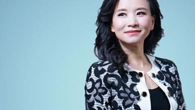 La presentadora, Cheng Lei.