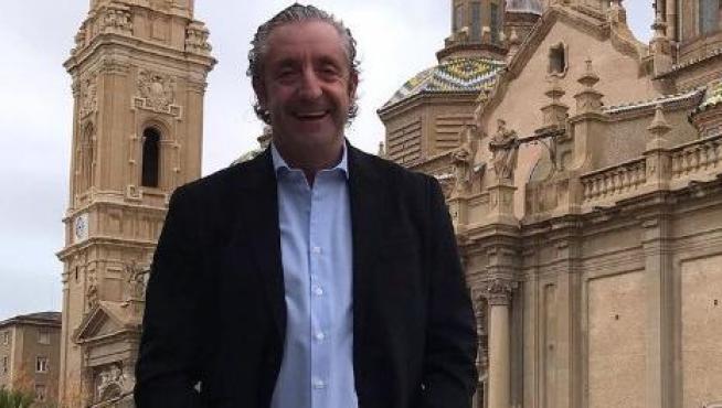 Josep Pedrerol en la plaza del Pilar, durante su última visita a Zaragoza.