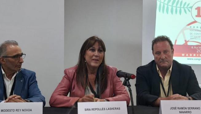 ​La consejera Sira Ripollés modera una mesa redonda con José Ramón Serrano y Modesto Rey en el 16 Congreso de la Sociedad Española de Contracepción (SEC).