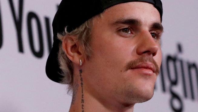 FILE PHOTO: Singer Bieber poses at the premiere for the documentary television series "Justin Bieber: Seasons" in Los Angeles
