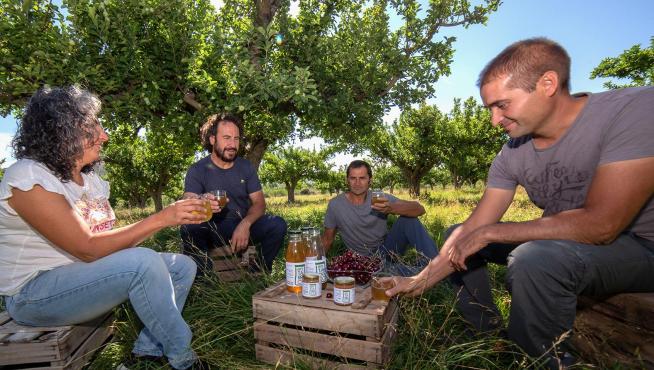 AT Saltamontes Bio une a siete fruticultores de producción ecológica.