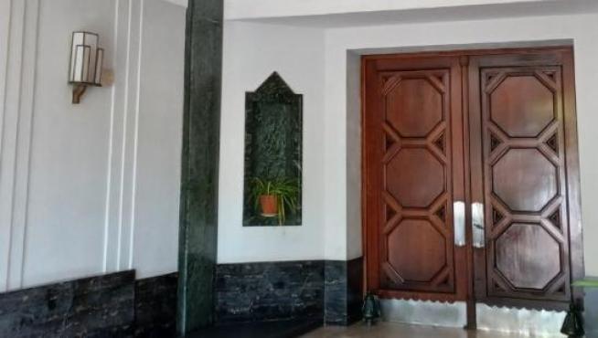 El patio del edificio de la plaza de los Sitios, esquina con la calle Zurita.