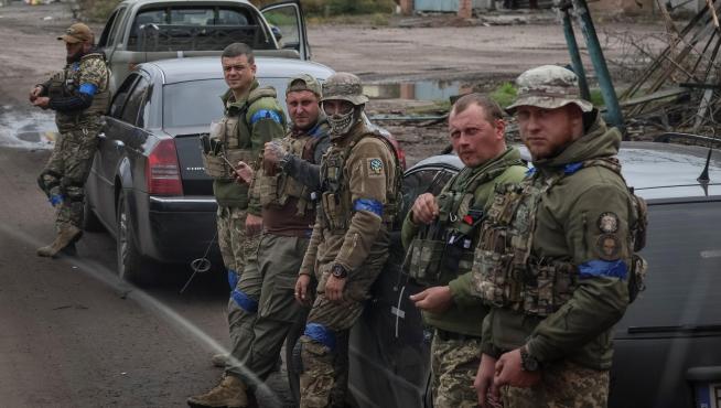 Soldados ucranianos en primera línea del conflicto con Rusia