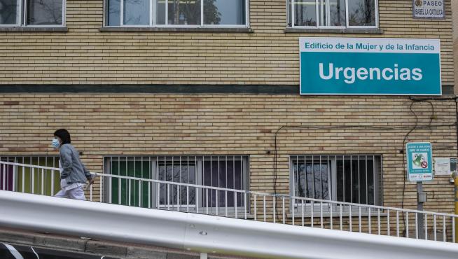 Entrada a las Urgencias del Hospital Infantil de Zaragoza.
