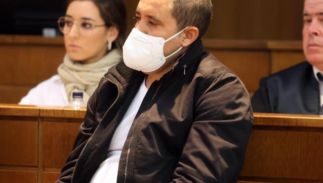 Abdelkader M., acusado de asesinar a su mujer, este viernes durante sus declaraciones en la Audiencia Provincial.
