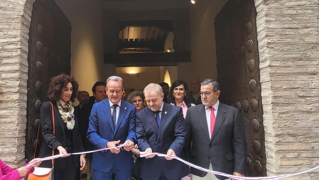El presidente de la Diputación de Zaragoza, Juan Antonio Sánchez Quero, ha inaugurado este mediodía la restauración de la casa de las Conchas de Borja