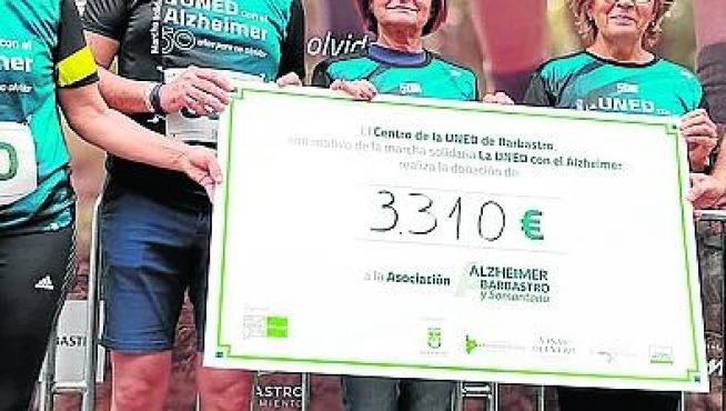 La carrera logró recaudar 3.310 euros en beneficio de la Asociación Alzheimer Barbastro.