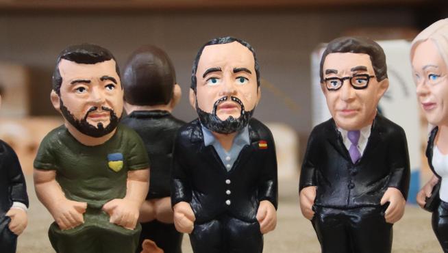 Feijóo, Zelenski, Lewandowski, Benzema y Meloni, entre los nuevos 'caganers' de este año.