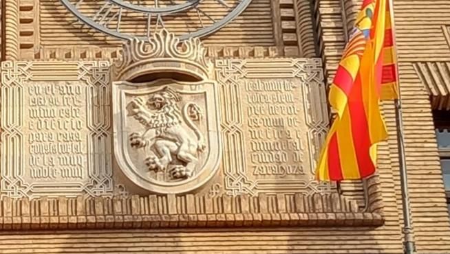 Reloj monumental de la fachada del Ayuntamiento de Zaragoza.