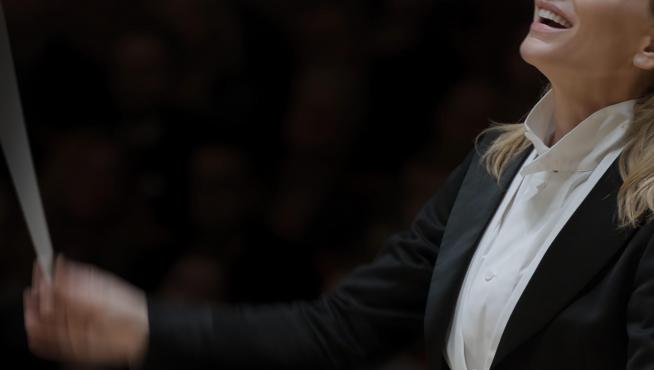 La actriz Cate Banchett, en el papel protagonista de una directora de orquesta en la película 'TAR'.