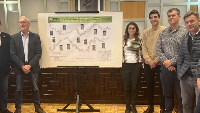 Presentación del proyecto en el Ayuntamiento de Jaca