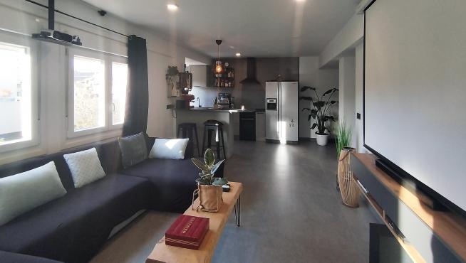 Una oficina en una tercera planta reformada como vivienda en Zaragoza.