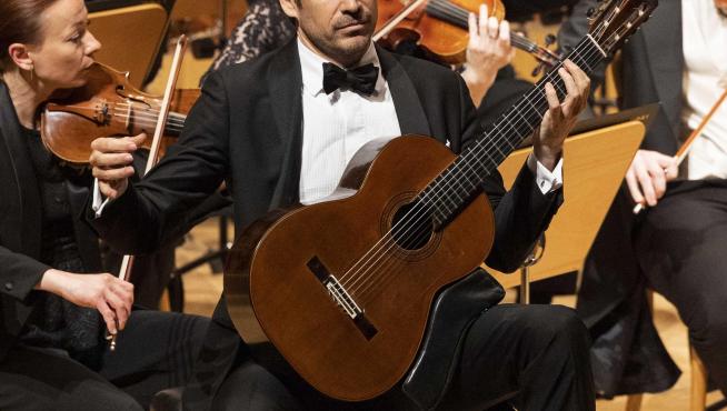 Pablo Sáinz-Villegas, ayer, durante el recital que ofreció junto a Orquesta Nacional de Bélgica.