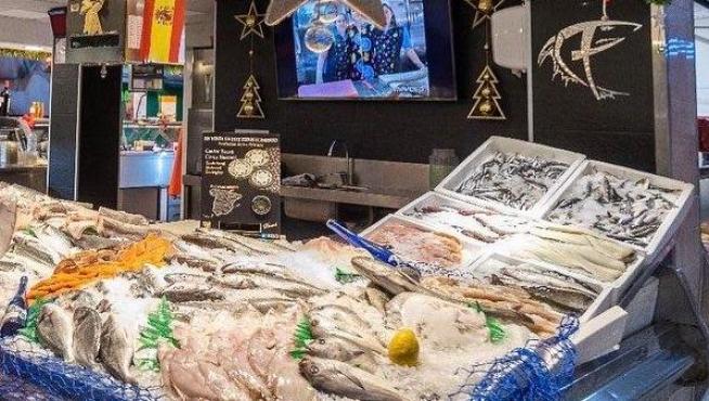 Puesto de pescado de Samuel Franco en el mercado de la calle Andrés Vicente (Las Delicias)