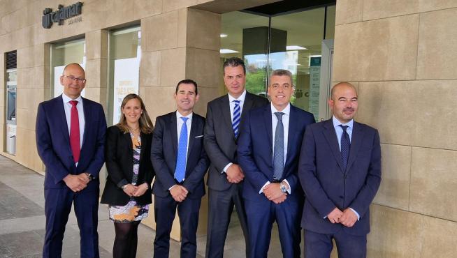 Apertura institucional de la nueva oficina de Cajamar en Huesca.
