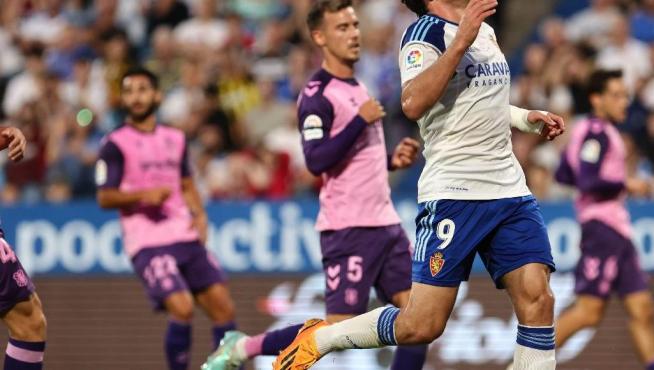 Azón lamenta un error ante el gol en el último partido del Real Zaragoza, frente al Tenerife el pasado viernes.