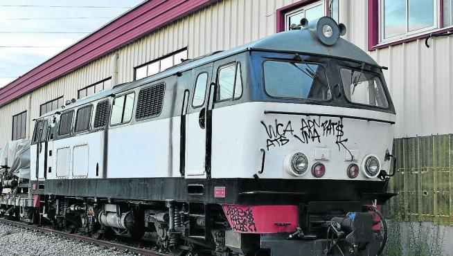 La locomotora Henschel procedente de Ojos Negros, en la línea Niza-Digne, en La Provenza.