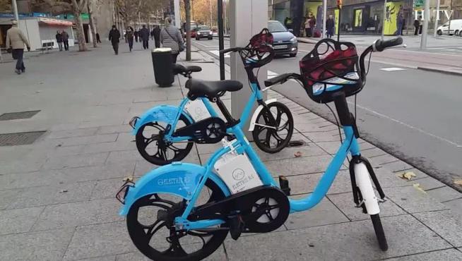 Zaragoza estrena un servicio de bicis eléctricas