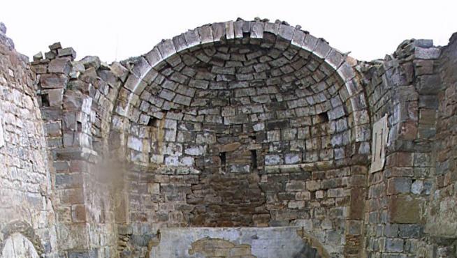 Se derrumba el ábside románico de San Miguel de Abós