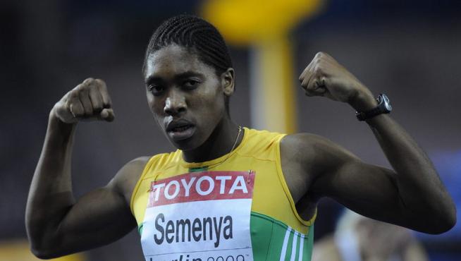 Caster Semenya es una de las atletas con hiperandrogenismo que tendría que medicarse para cumplir la norma.