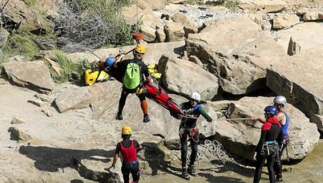 Pese al intenso trabajo de julio, la Guardia Civil también tuvo tiempo de hacer prácticas en Bierge.