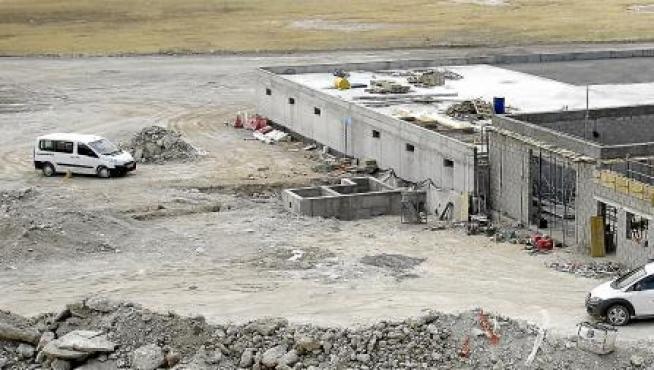En el ramal del Huerva solo faltan por construir dos depósitos de bombeo -en la imagen, uno de ellos- y 300 metros de tubería bajo el nudo ferroviario de Plaza.
