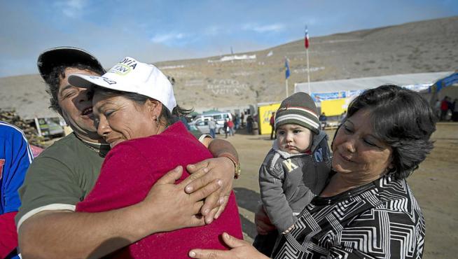 En el exterior las familias soportan como pueden el paso del tiempo