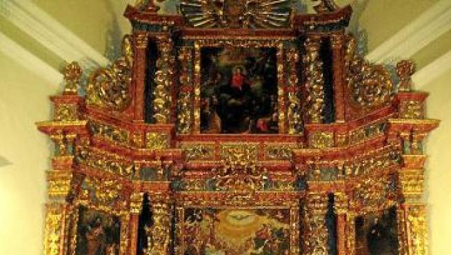 Vista del retablo restaurado.