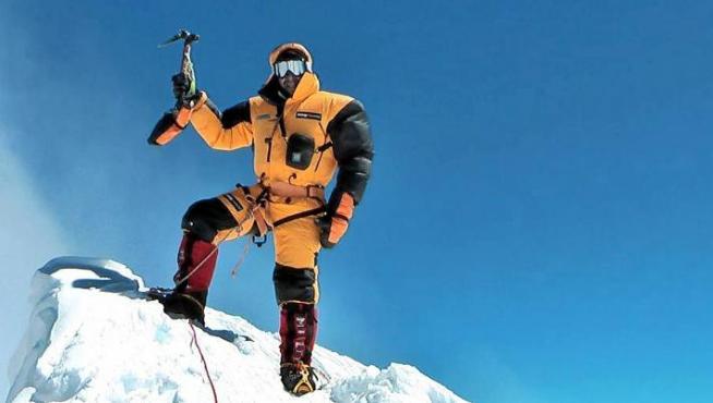 Carlos Pauner en la cima del Manaslu, su última azaña