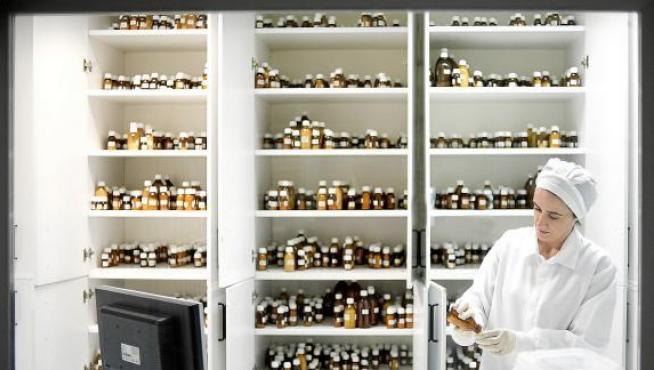 Los medicamentos homeopáticos, envasados a granel, en las instalaciones de Iberhome.