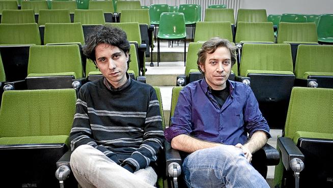 Jonás Trueba y Daniel Gascón, en la Universidad de Zaragoza.