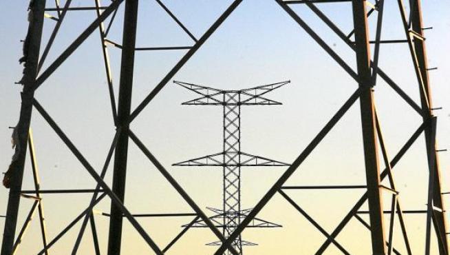El recibo de la luz cae un 14,2% en enero en la tasa interanual y se abarata 11,5 euros