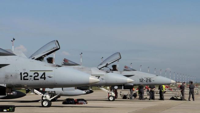 Los F-18 españoles en la base de Decimomannu