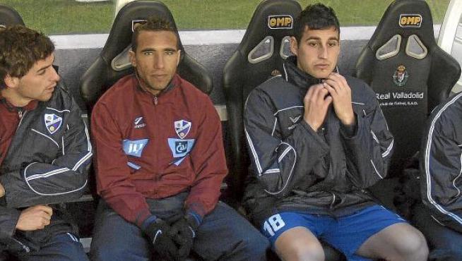 Rigo, en el banquillo del Huesca, en uno de los primeros partidos poco después de su llegada.