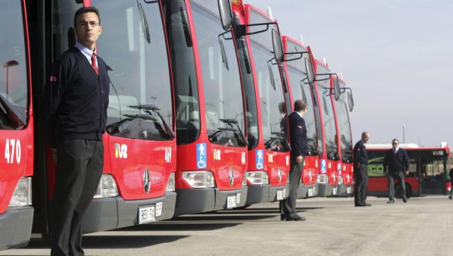 Imagen de archivo de presentación de nuevos autobuses de TUZSA