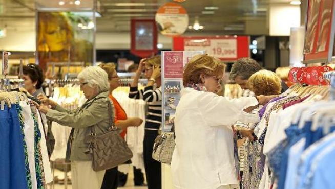 Las grandes superficies podrán abrir 10 festivos el año que viene.