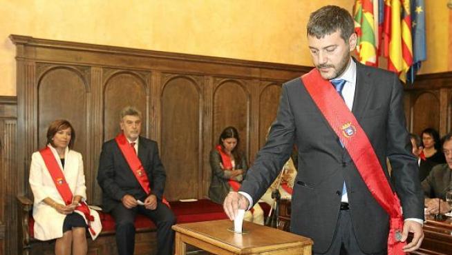 Gerardo Oliván -en la foto, en la sesión de investidura- será la mano derecha de Alós.