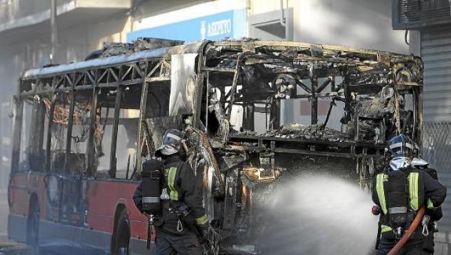 Unos 10 autobuses urbanos se quedan tirados a diario en Zaragoza