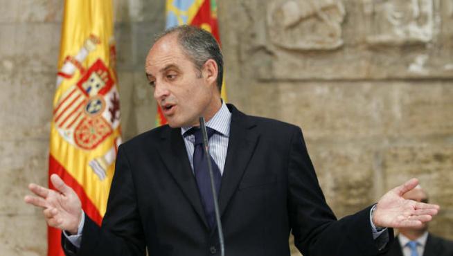 Camps dimitió como presidente de la Generalitat de Valencia