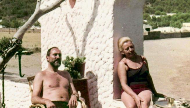 El doctor Hans Schilling y su mujer Marketta, en la terraza de El Bulli en los años 60.