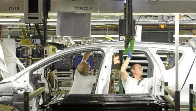 Imagen de 2010 de la cadena de montaje de la fábrica de GM en Figueruelas.
