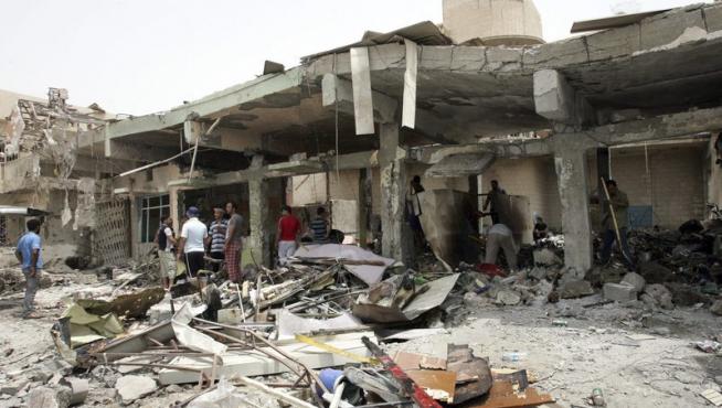 Imagen de la zona devastada por el atentado en Bagdad