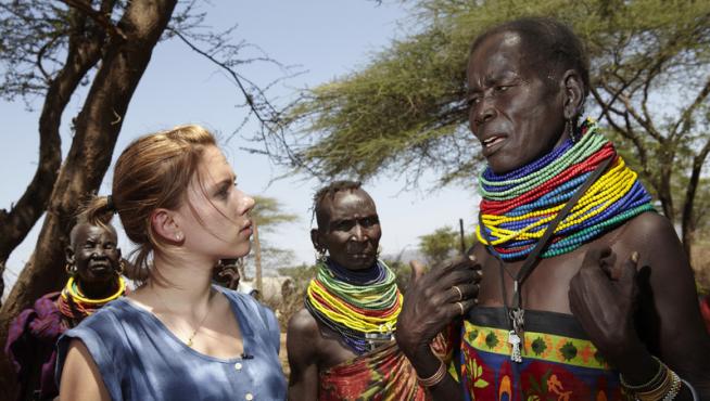 Scarlett Johansson en el Cuerno de África, en una visita para pedir ayuda para la zona.