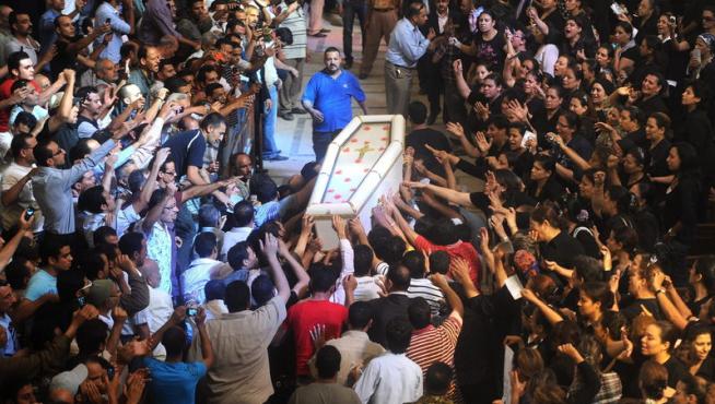 Funeral masivo por los fallecidos en los disturbios de El Cairo