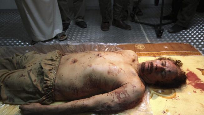 Imagen del cuerpo de Gadafi en un congelador