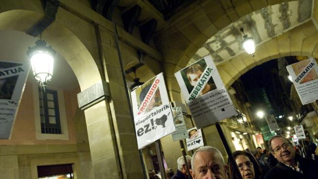 Familiares de presos de ETA pidieron el viernes por la noche en San Sebatián su acercamiento al País Vasco