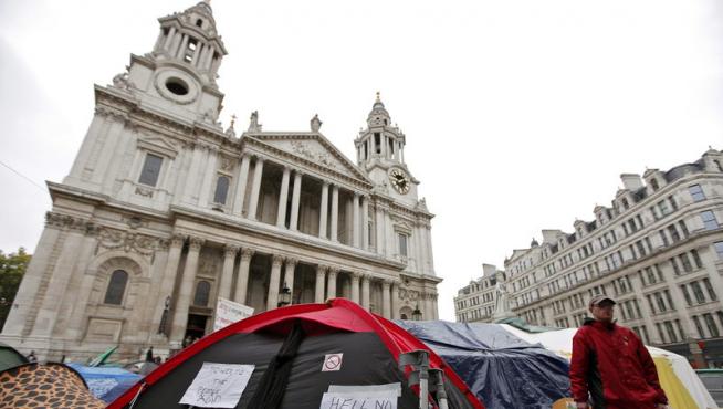 El campamento levantado ante la catedral de Londres.