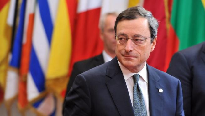 Mario Draghi, Cazado Sin Cinturón De Seguridad Y Al Teléfono Cuando ...